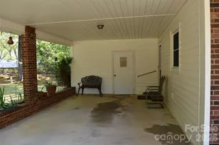 217 Redwood Ln, Lincolnton, NC 28092 - Photo 5