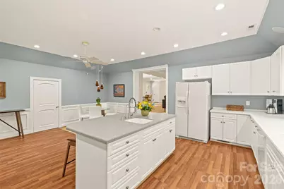 7108 Preston Court, Charlotte, NC 28215 - Photo 19