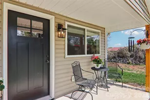 111 W Crawford St, Landrum, SC 29356 - Photo 27