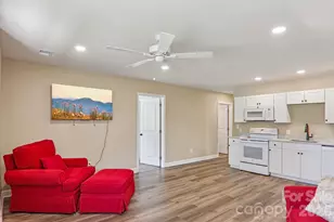 111 W Crawford St, Landrum, SC 29356 - Photo 7