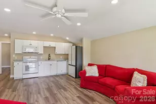 111 W Crawford St, Landrum, SC 29356 - Photo 5