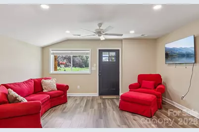 111 W Crawford Street, Landrum, SC 29356 - Photo 3