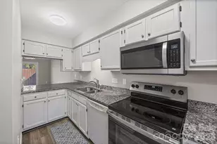 704 Heritage Pkwy, Fort Mill, SC 29715 - Photo 5