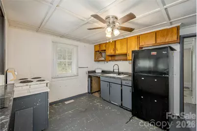 603 Halsbury Avenue, Hendersonville, NC 28791 - Photo 5