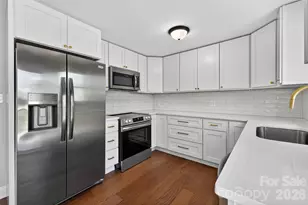 4832 Cheviot Rd, Charlotte, NC 28269 - Photo 9