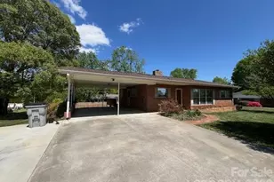 2303 Briarwood Street SW, Lenoir, NC 28645 - Photo 3