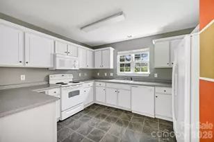 4979 Glen Cove Dr, Oak Island, NC 28461 - Photo 9