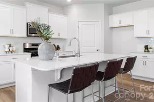 6515 Barcelona Wy, Charlotte, NC 28214 - Photo 7