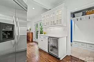 2001 Beverly Dr, Charlotte, NC 28207 - Photo 11