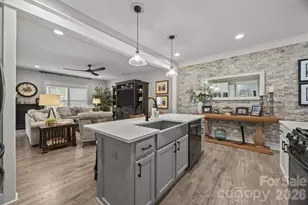 927 Canopy Fls Ln, York, SC 29745 - Photo 5