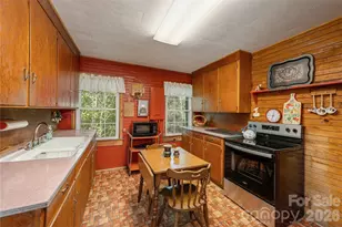 10844 Greenville Hwy, Cedar Mountain, NC 28718 - Photo 21