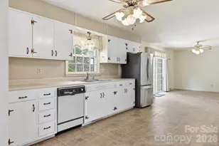 22 Carjen Ave, Asheville, NC 28804 - Photo 9