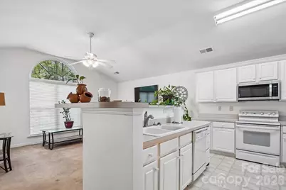 2127 Candlelight Woods Drive, Matthews, NC 28105 - Photo 15