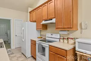 112 Chestnut Ln, Hendersonville, NC 28792 - Photo 11