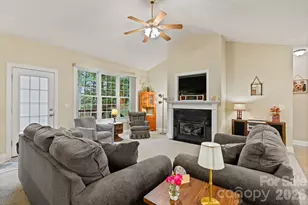 112 Chestnut Ln, Hendersonville, NC 28792 - Photo 9