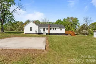 4665 Estes Dr, Granite Falls, NC 28630 - Photo 9