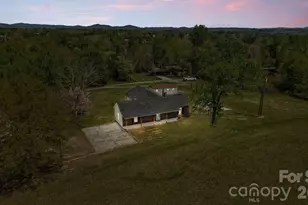 4665 Estes Dr, Granite Falls, NC 28630 - Photo 13