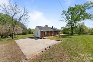 4665 Estes Dr, Granite Falls, NC 28630 - Photo 3