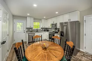 614 E Front St, Statesville, NC 28677 - Photo 9