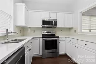 103 Park Forest St, Davidson, NC 28036 - Photo 9