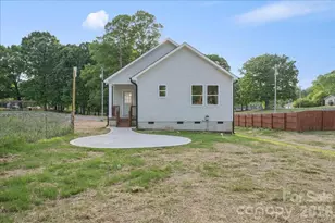 1221 7th St, Statesville, NC 28677 - Photo 29
