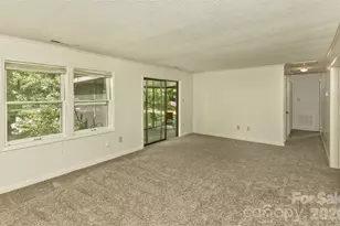 7 Teaneck Cir, Hendersonville, NC 28791 - Photo 5