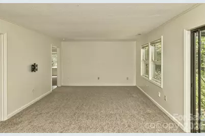 7 Teaneck Circle, Hendersonville, NC 28791 - Photo 9
