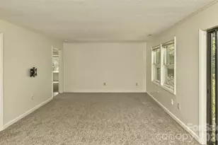 7 Teaneck Cir, Hendersonville, NC 28791 - Photo 9
