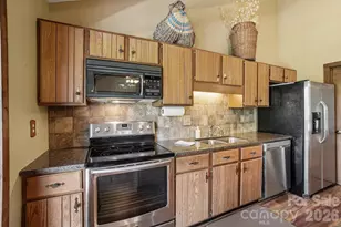 302 Eagles Nest Ct S, Mars Hill, NC 28754 - Photo 9