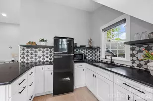 2240 Bay St, Charlotte, NC 28205 - Photo 29