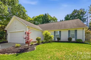 3419 Pondridge Ct, Charlotte, NC 28269 - Photo 1