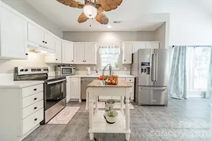 6216 Creek Breeze Rd, Charlotte, NC 28269 - Photo 9