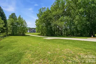 2910 Plum Thicket Ct, Monroe, NC 28112 - Photo 9