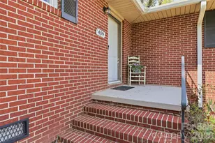 409 Walnut Pl NE, Lenoir, NC 28645 - Photo 3