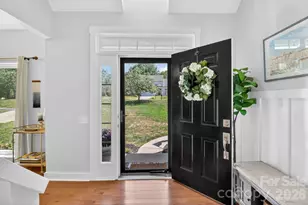 1011 Clearbrook Rd, Matthews, NC 28105 - Photo 3