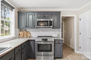 10646 S Hall Dr, Charlotte, NC 28270 - Photo 9