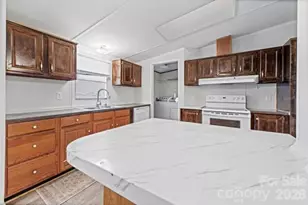 111 Oxford Ln, Blowing Rock, NC 28605 - Photo 5