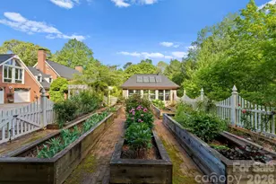 240 21st Ave Dr NW, Hickory, NC 28601 - Photo 5