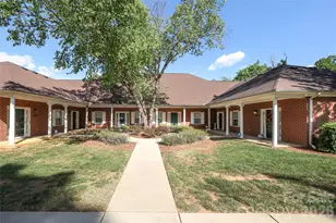 7175 Somerset Springs Dr, Charlotte, NC 28262 - Photo 3