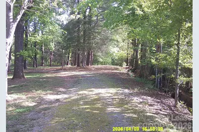 2048 Quiet Lane, Hickory, NC 28602 - Photo 3