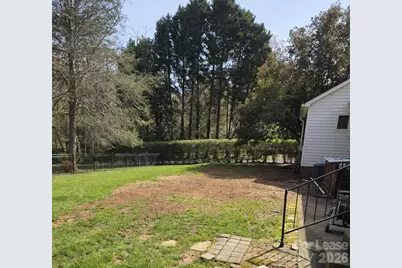 102 31st Avenue NW, Hickory, NC 28601 - Photo 5