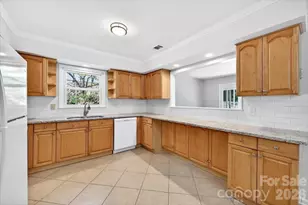 900 E John St, Matthews, NC 28105 - Photo 9