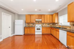6602 Latherton Ln, Charlotte, NC 28278 - Photo 9