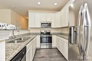 4629 Quinton Ln, Charlotte, NC 28269 - Photo 9