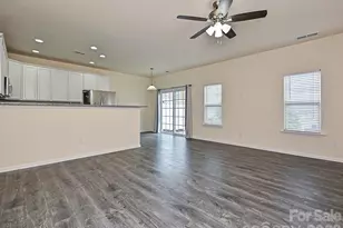 4629 Quinton Ln, Charlotte, NC 28269 - Photo 5
