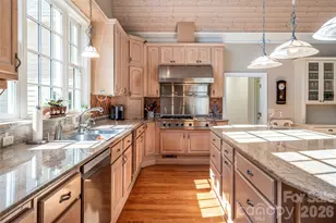 7 Ashley Rd, Asheville, NC 28805 - Photo 17