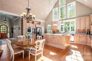 7 Ashley Rd, Asheville, NC 28805 - Photo 15