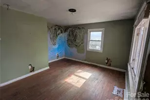 379 Oakview Park Rd, Asheville, NC 28803 - Photo 3