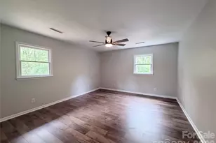 706 Crescent Dr, Cherryville, NC 28021 - Photo 15