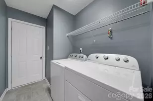 11343 Fox Hill Dr, Charlotte, NC 28269 - Photo 13
